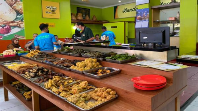Wisata Kuliner Jawa Barat yang Wajib Dicoba Wisata Kuliner Jawa Barat yang Wajib Dicoba